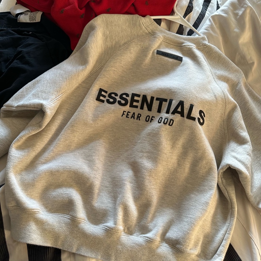 Essentials fear of god sweater